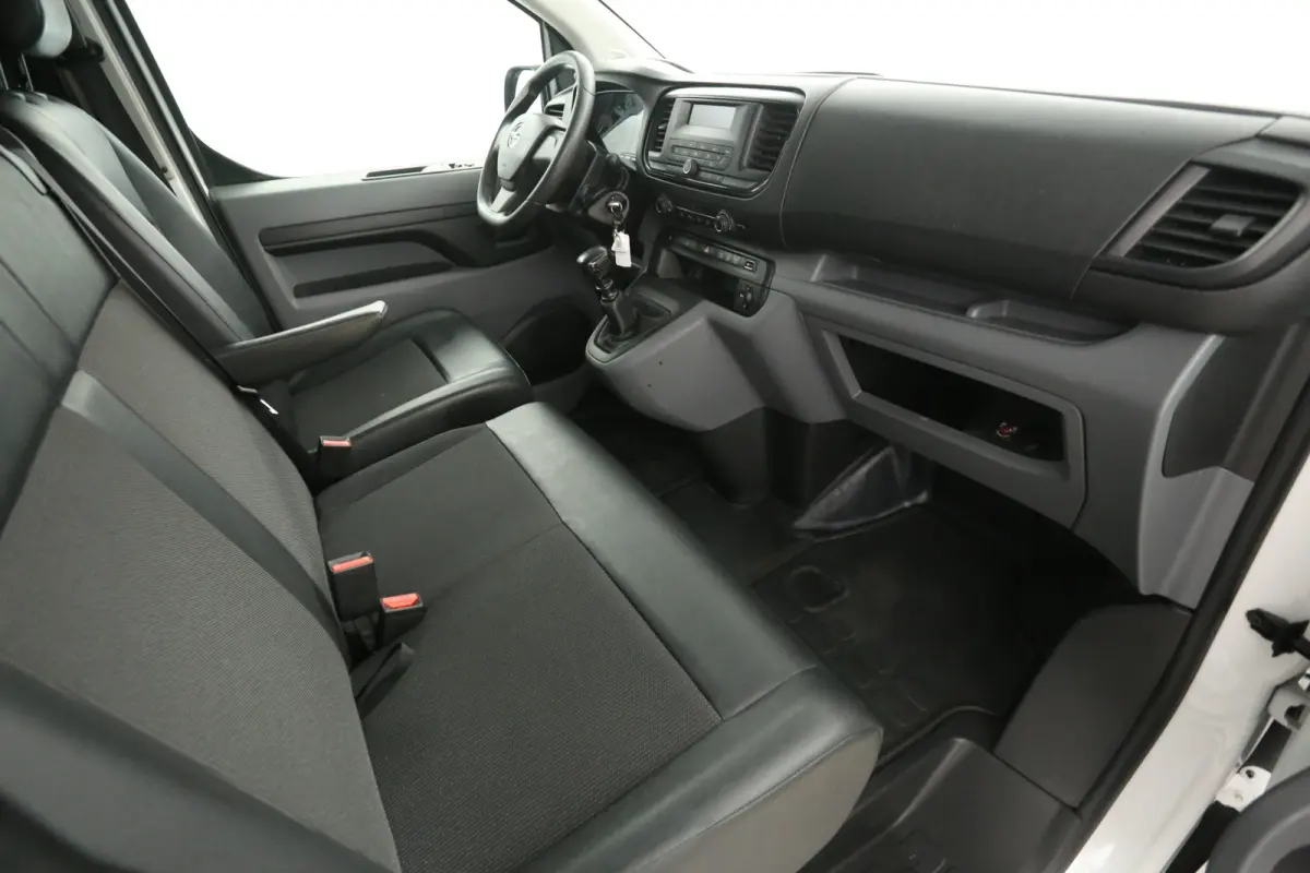 CDTI L3H1 | Airco | Cruise | 3 Zits | Trekhaak | Kasten | Parkeersens.