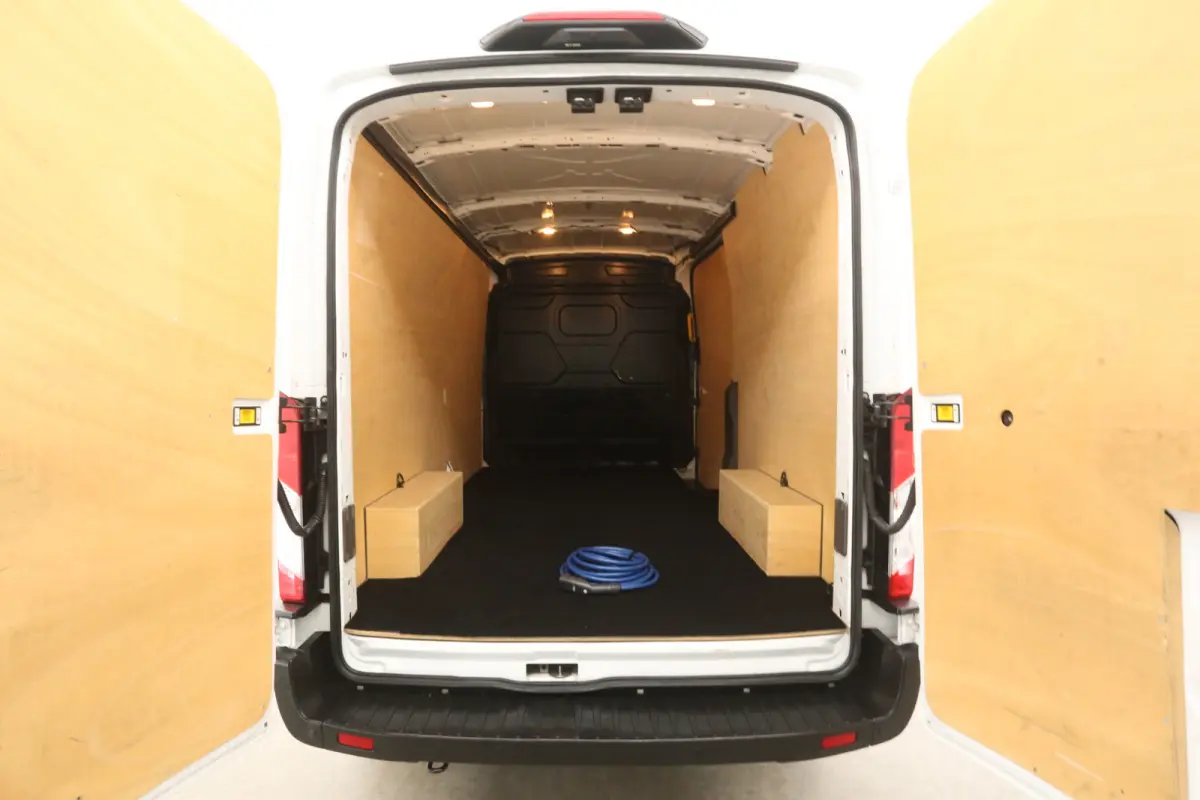 68 kWh L3H2 | Snelladen | SOH 96% | Clima | Cruise | 360° Camera | Carplay | 3 Zits | Navi | Parkeersens.