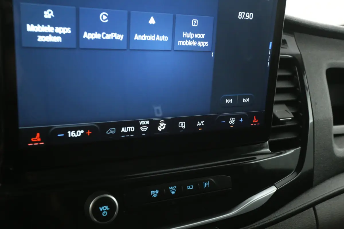 68 kWh L3H2 | Snelladen | SOH 96% | Clima | Cruise | 360° Camera | Carplay | 3 Zits | Navi | Parkeersens.