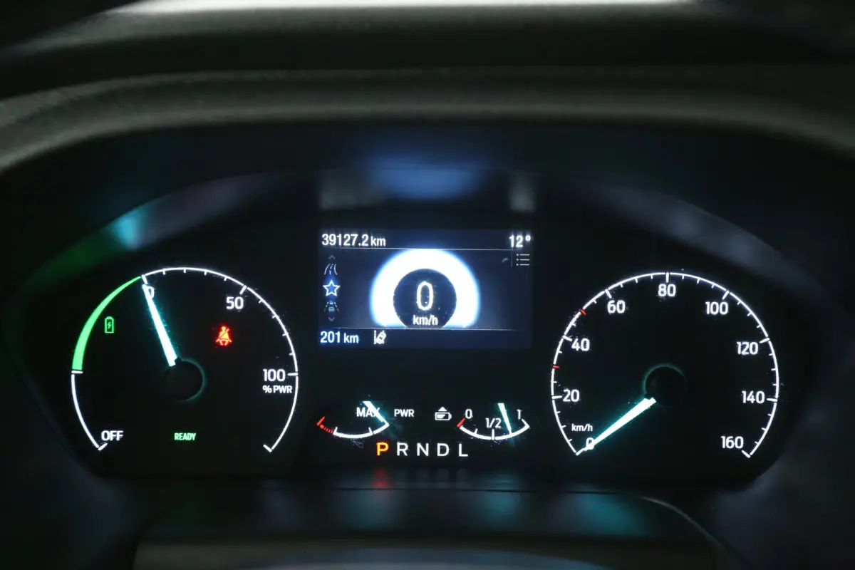 68 kWh L3H2 | Snelladen | SOH 96% | Clima | Cruise | 360° Camera | Carplay | 3 Zits | Navi | Parkeersens.
