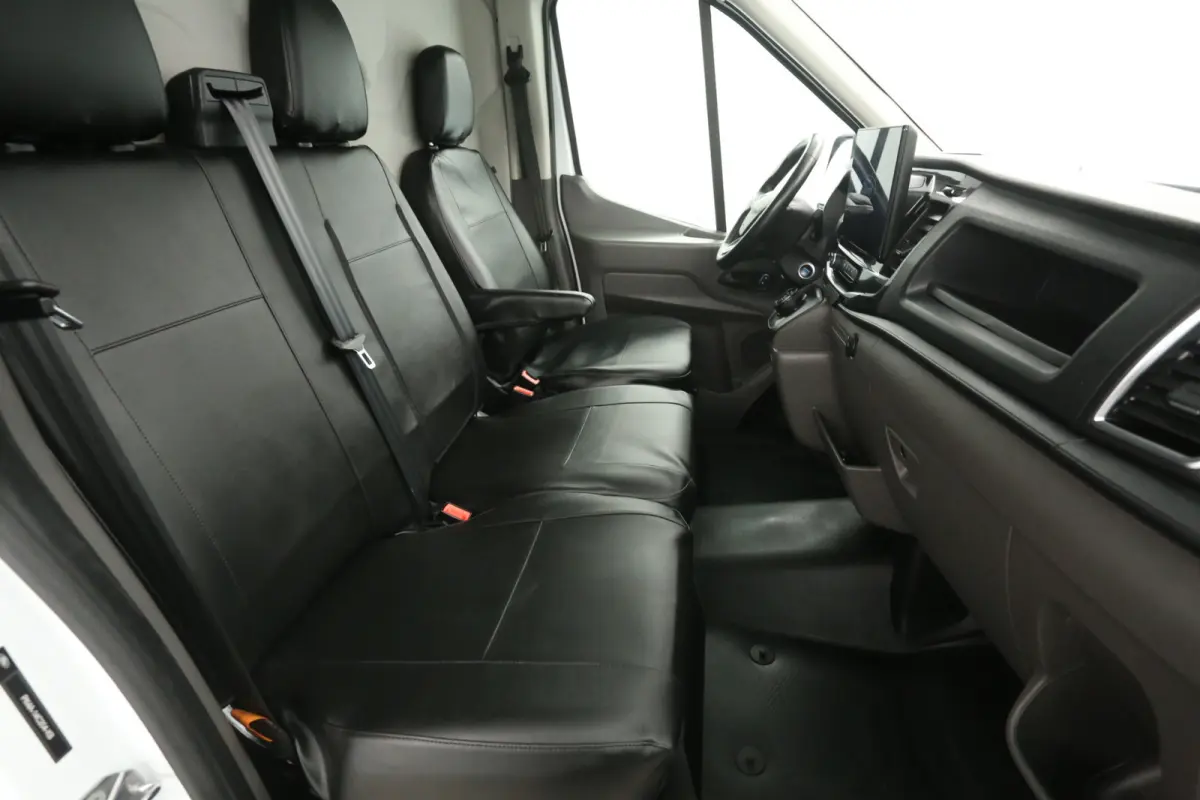 68 kWh L3H2 | Snelladen | SOH 96% | Clima | Cruise | 360° Camera | Carplay | 3 Zits | Navi | Parkeersens.