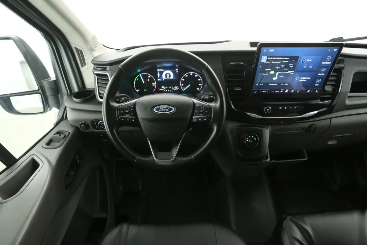 68 kWh L3H2 | Snelladen | SOH 96% | Clima | Cruise | 360° Camera | Carplay | 3 Zits | Navi | Parkeersens.