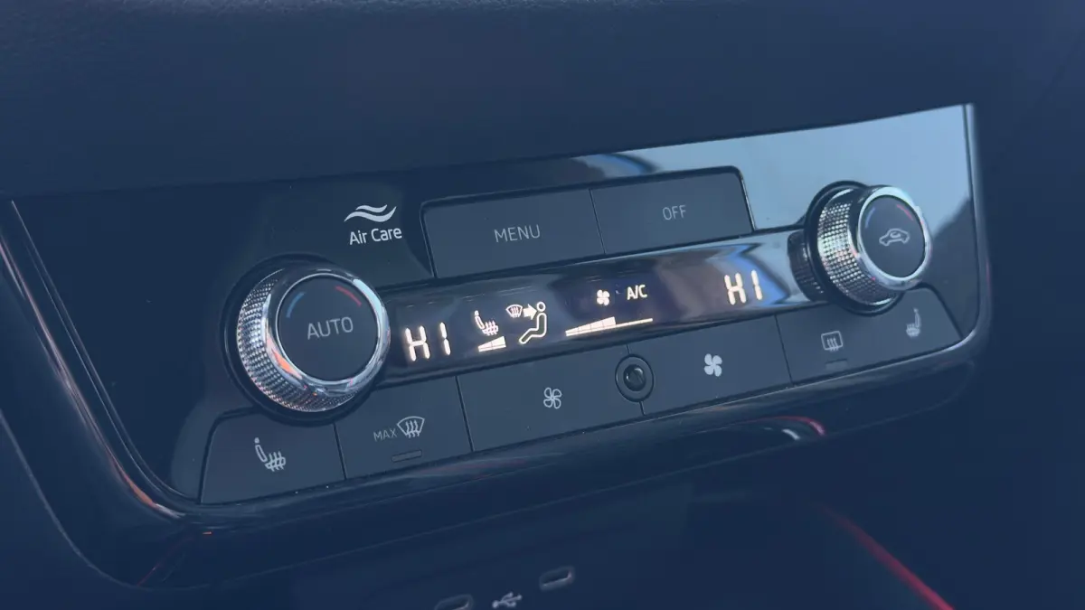 95pk 1.0 TSI Monte Carlo | Cruise Control | Stoelverwarming | Achteruitrijcamera | Carplay | Keyless | 16" |