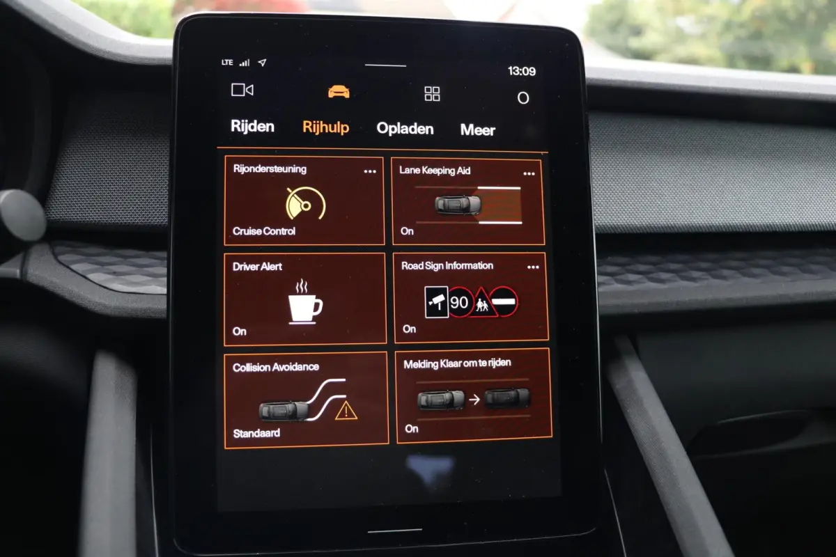 Long Range Dual Motor 78 kWh 409PK AppleCarplay Camera MemoryZetels Thundergrey 118000KM BJ2022