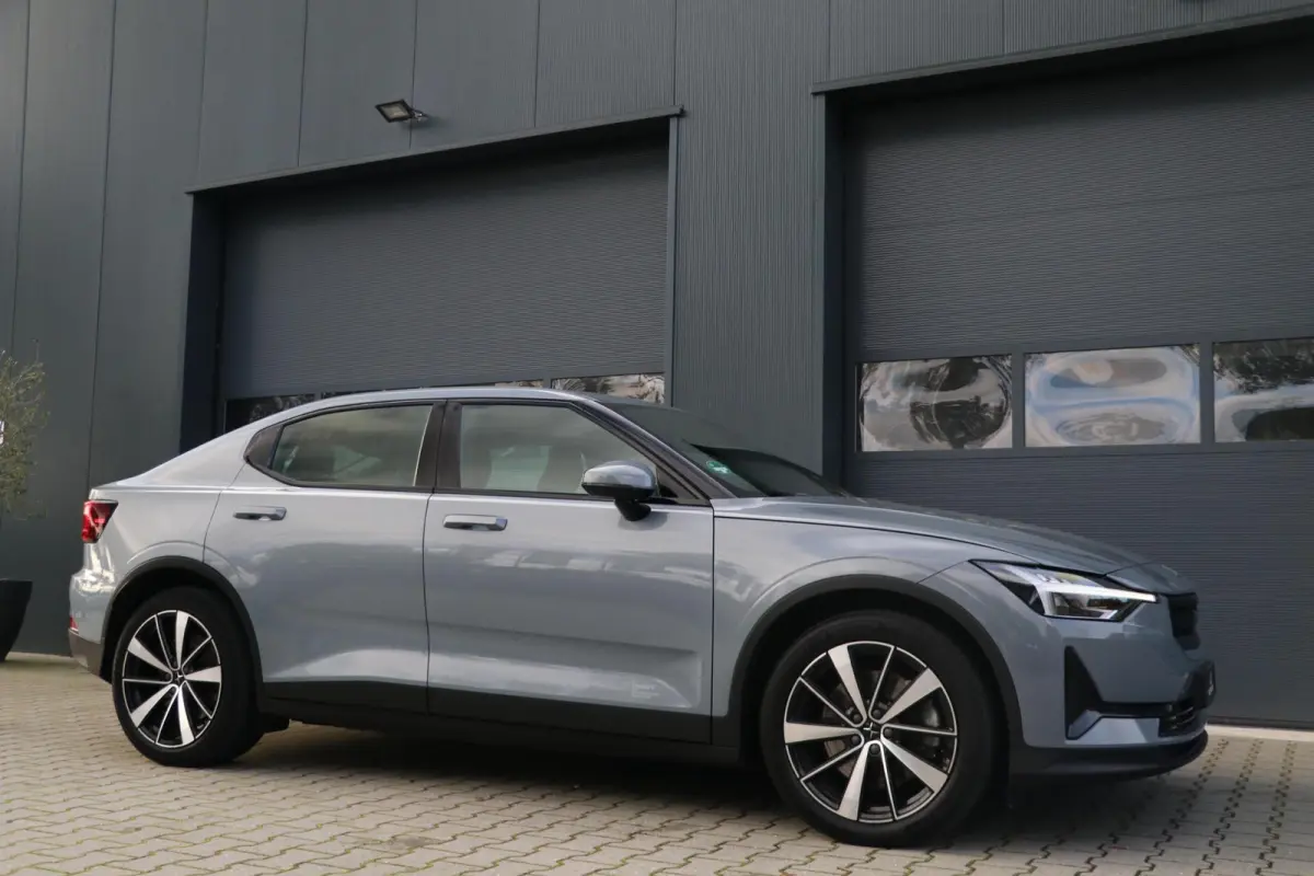 Long Range Dual Motor 78 kWh 409PK AppleCarplay Camera MemoryZetels Thundergrey 118000KM BJ2022