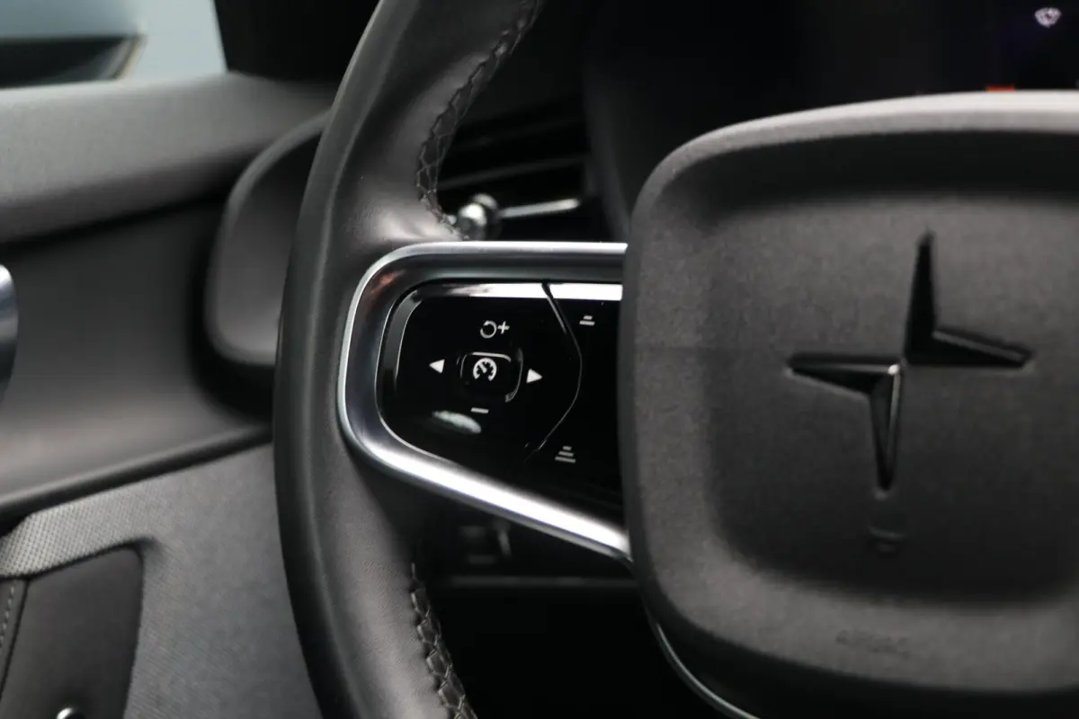 Long Range Dual Motor 78 kWh 409PK AppleCarplay Camera MemoryZetels Thundergrey 118000KM BJ2022
