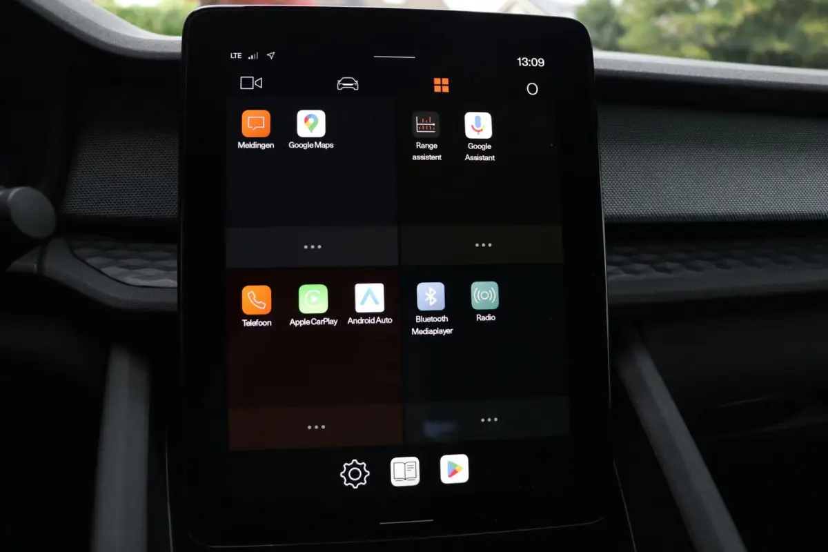 Long Range Dual Motor 78 kWh 409PK AppleCarplay Camera MemoryZetels Thundergrey 118000KM BJ2022