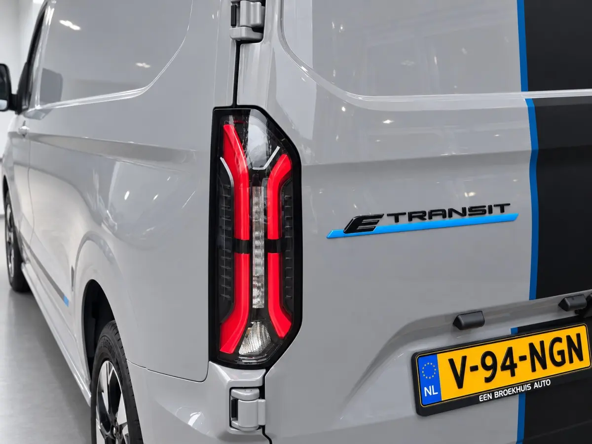 Cust. 340 L2H1 Sport 71 kWh | Elekt. Trekhaak | Adaptive Cruise | Dodehoek Detectie | Stoel / Stuurverwarming