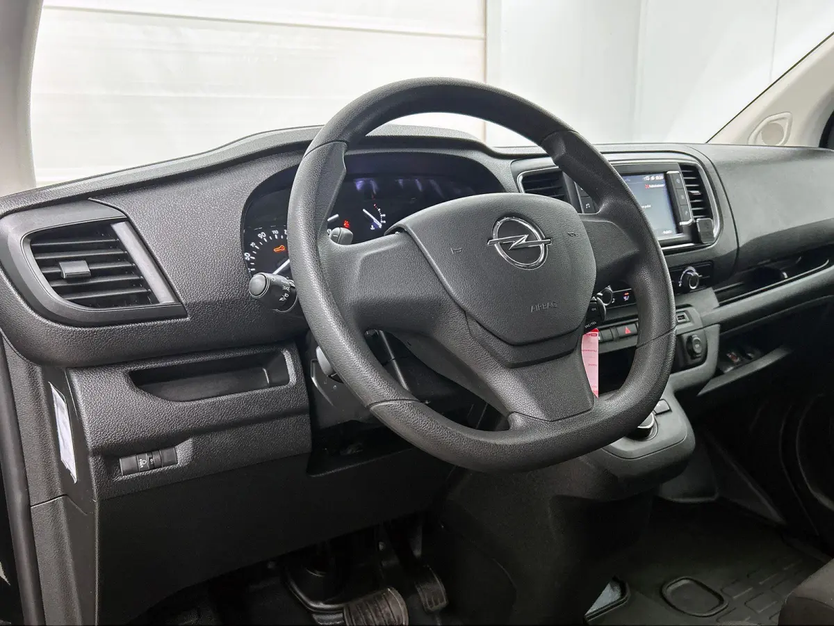 2.0 145pk L3H1 Edition Dubbele Cabine Automaat Airco Navigatie Parkeersensoren Trekhaak Cruise control Apple carplay Android auto