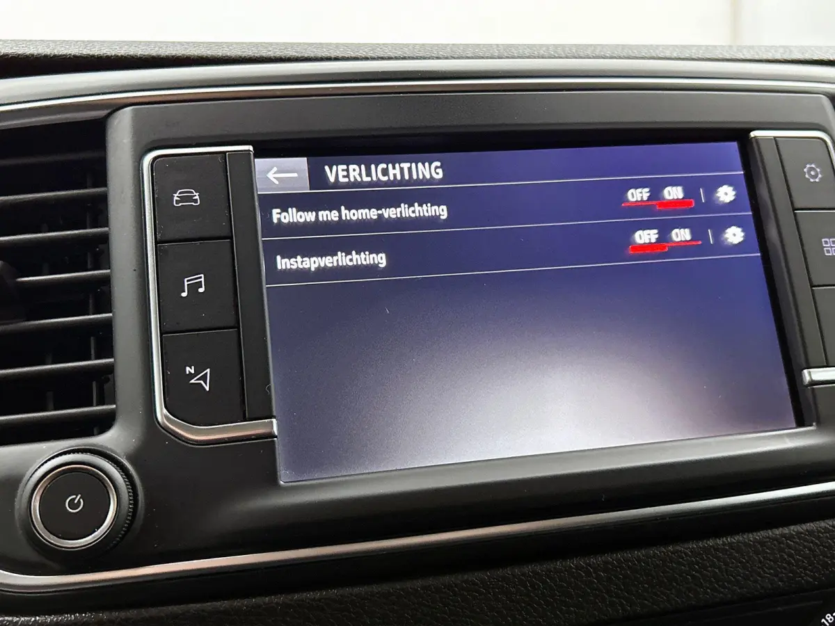 2.0 145pk L3H1 Edition Dubbele Cabine Automaat Airco Navigatie Parkeersensoren Trekhaak Cruise control Apple carplay Android auto