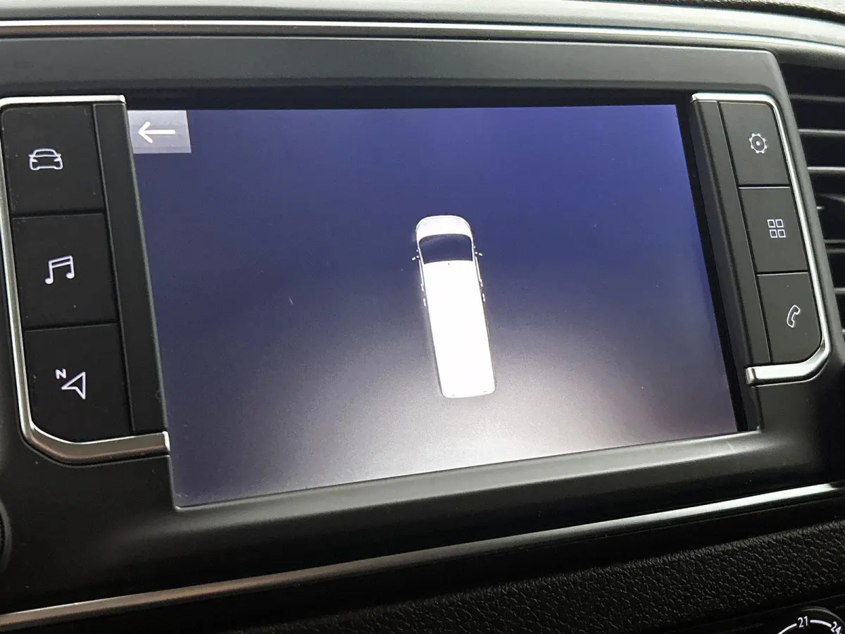 2.0 145pk L3H1 Edition Dubbele Cabine Automaat Airco Navigatie Parkeersensoren Trekhaak Cruise control Apple carplay Android auto