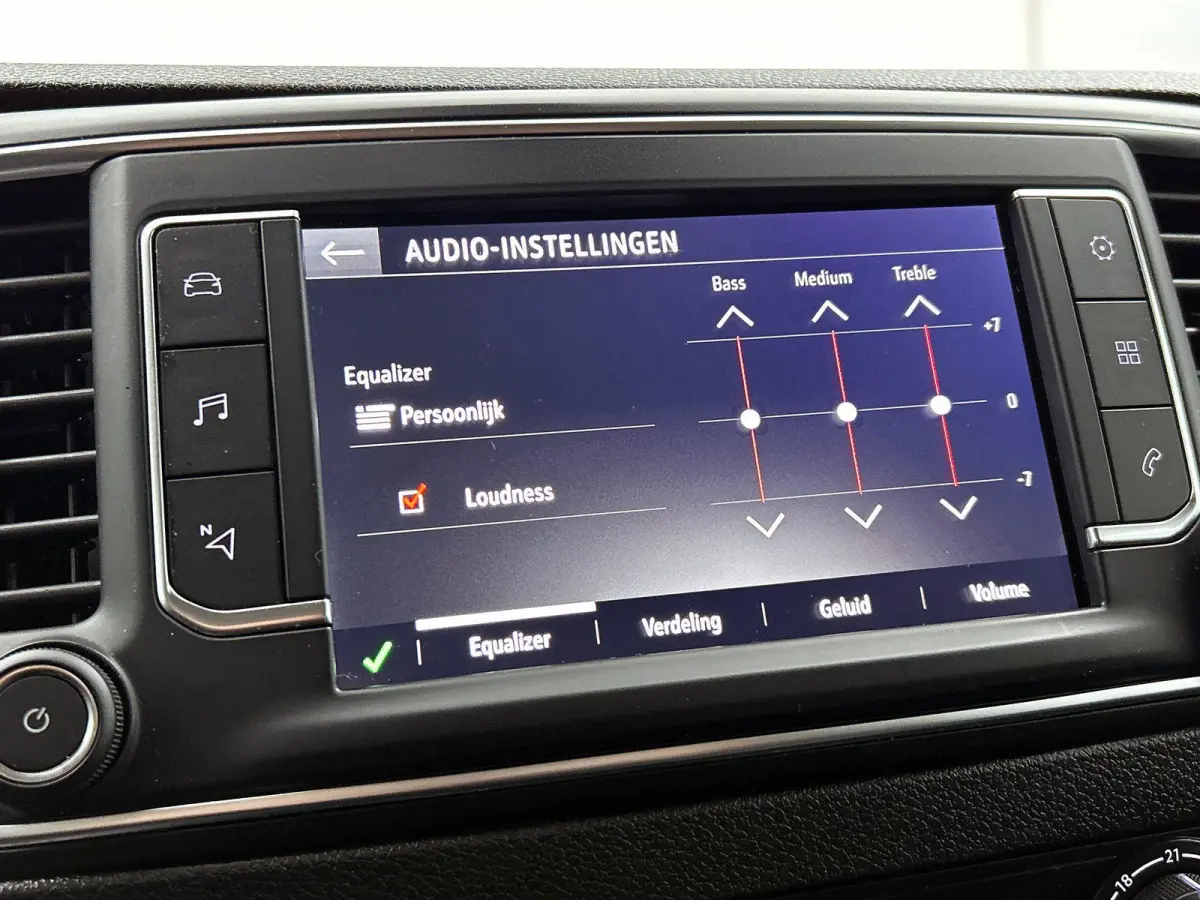 2.0 145pk L3H1 Edition Dubbele Cabine Automaat Airco Navigatie Parkeersensoren Trekhaak Cruise control Apple carplay Android auto