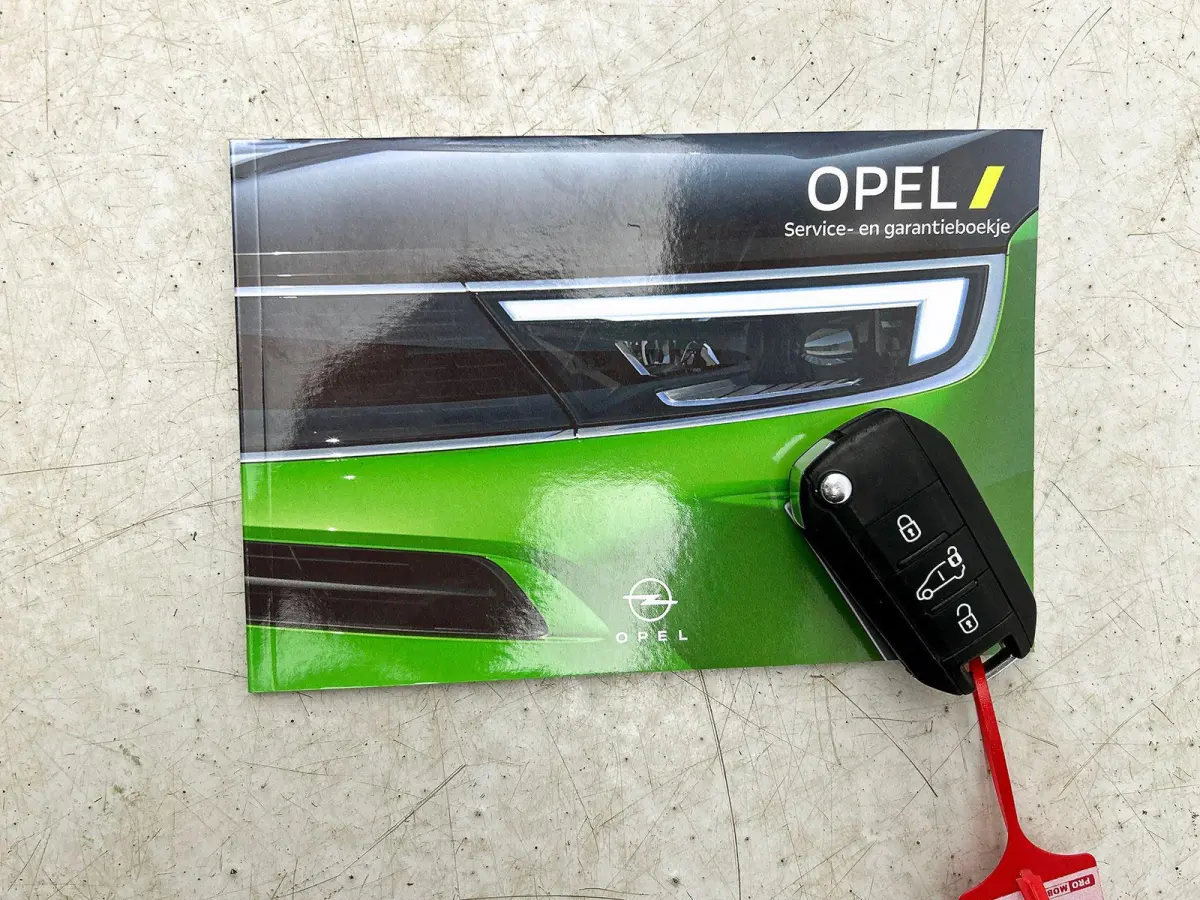 2.0 145pk L3H1 Edition Dubbele Cabine Automaat Airco Navigatie Parkeersensoren Trekhaak Cruise control Apple carplay Android auto