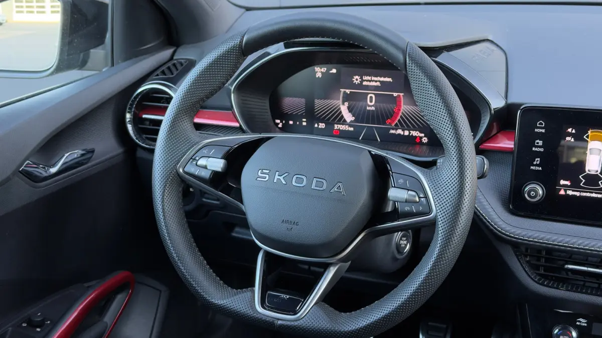 95pk 1.0 TSI Monte Carlo | Cruise Control | Stoelverwarming | Achteruitrijcamera | Carplay | Keyless | 17" |