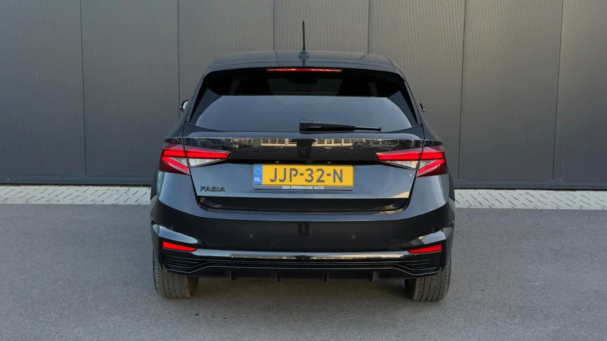 95pk 1.0 TSI Monte Carlo | Cruise Control | Stoelverwarming | Achteruitrijcamera | Carplay | Keyless | 17" |