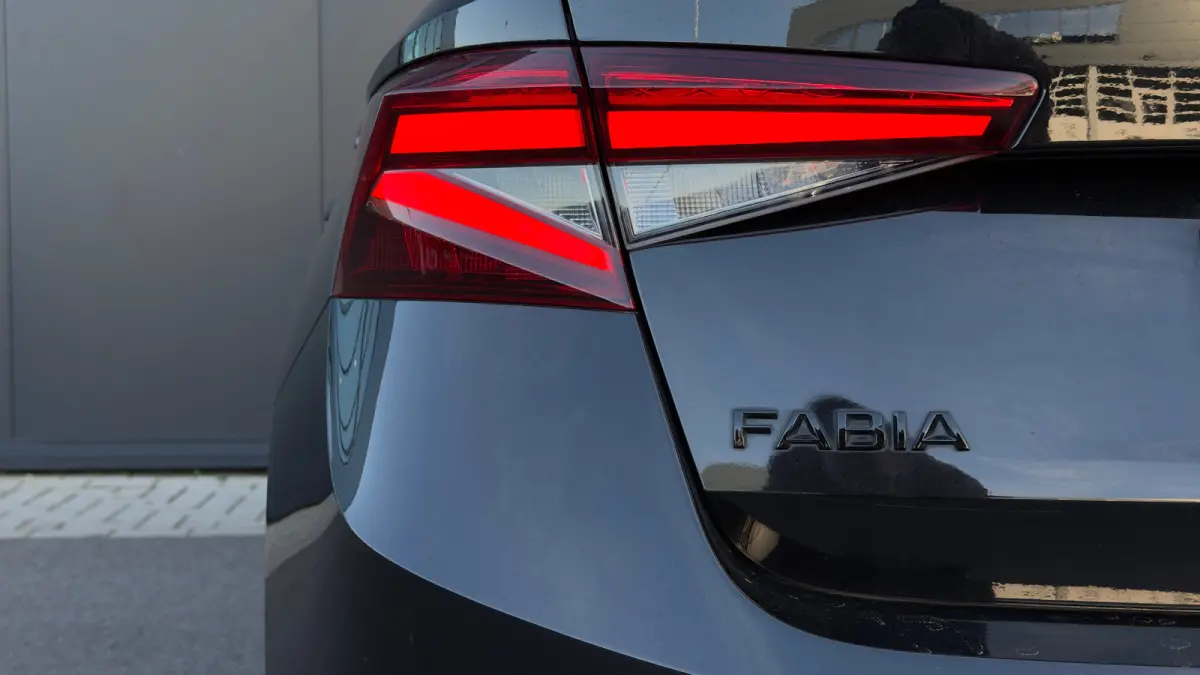 95pk 1.0 TSI Monte Carlo | Cruise Control | Stoelverwarming | Achteruitrijcamera | Carplay | Keyless | 17" |