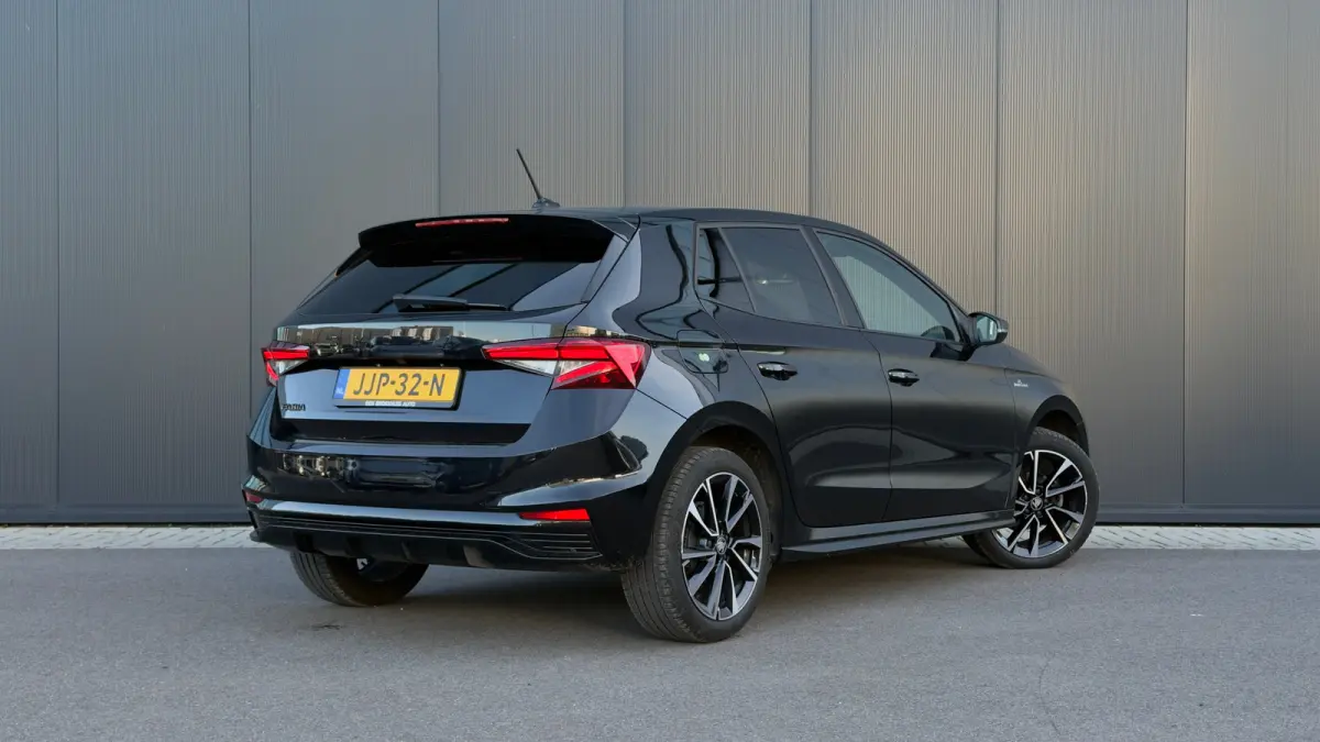 95pk 1.0 TSI Monte Carlo | Cruise Control | Stoelverwarming | Achteruitrijcamera | Carplay | Keyless | 17" |
