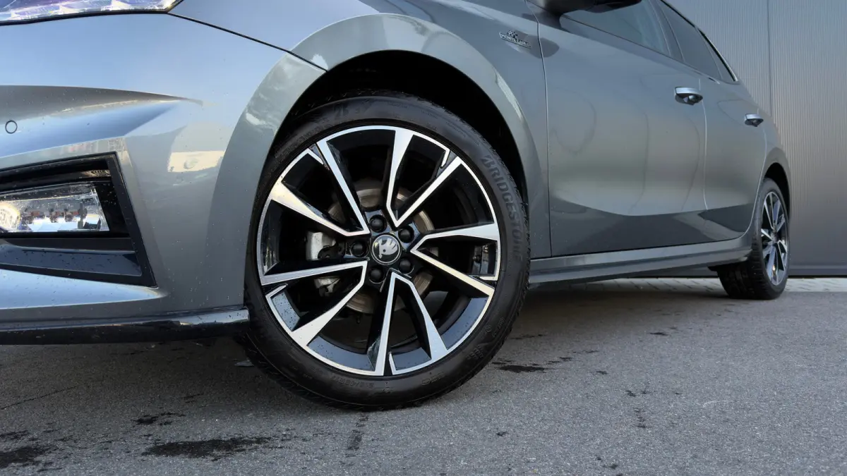1.0 TSI Monte Carlo | Cruise Control | Airco | Achteruitrijcamera | Carplay | Keyless | 17" |