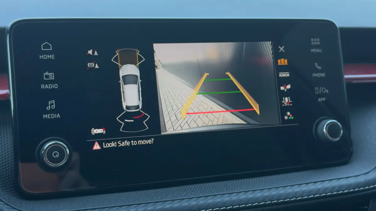 1.0 TSI Monte Carlo | Cruise Control | Airco | Achteruitrijcamera | Carplay | Keyless | 17" |