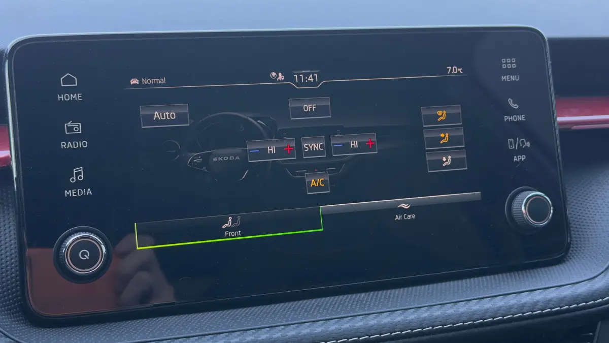 1.0 TSI Monte Carlo | Cruise Control | Airco | Achteruitrijcamera | Carplay | Keyless | 17" |