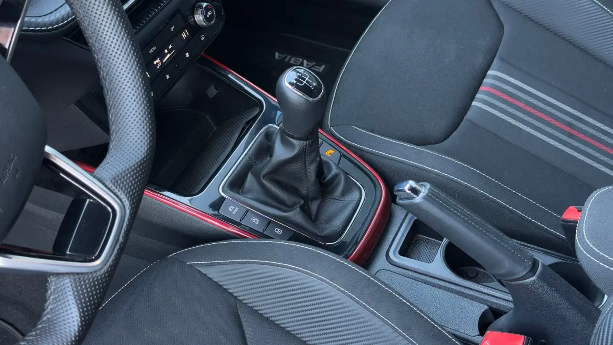 1.0 TSI Monte Carlo | Cruise Control | Airco | Achteruitrijcamera | Carplay | Keyless | 17" |