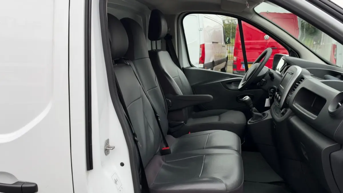 2.0 DCI 88KW 120PK L2H1 EURO 6 AIRCO/ CRUISE CONTROL/ NAVIGATIE/ BIJRIJDERSBANK / 100% DEALERONDERHOUDEN