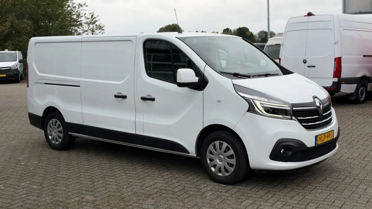 2.0 DCI 88KW 120PK L2H1 EURO 6 AIRCO/ CRUISE CONTROL/ NAVIGATIE/ BIJRIJDERSBANK / 100% DEALERONDERHOUDEN