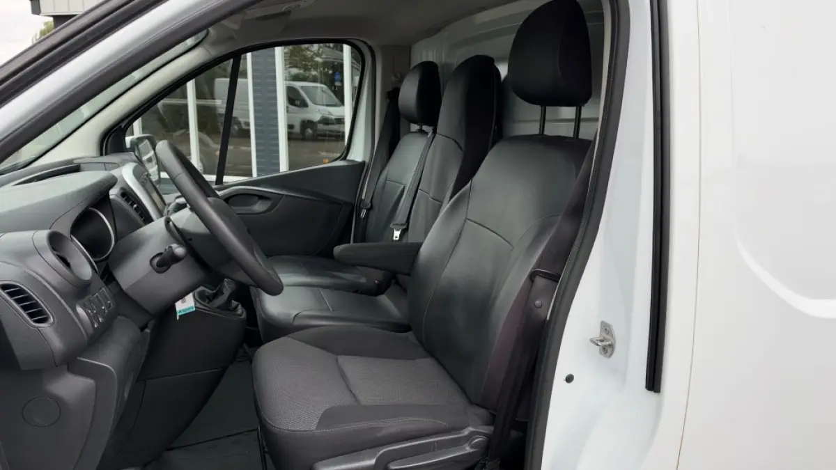 2.0 DCI 88KW 120PK L2H1 EURO 6 AIRCO/ CRUISE CONTROL/ NAVIGATIE/ BIJRIJDERSBANK / 100% DEALERONDERHOUDEN