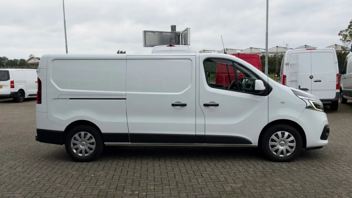 2.0 DCI 88KW 120PK L2H1 EURO 6 AIRCO/ CRUISE CONTROL/ NAVIGATIE/ BIJRIJDERSBANK / 100% DEALERONDERHOUDEN