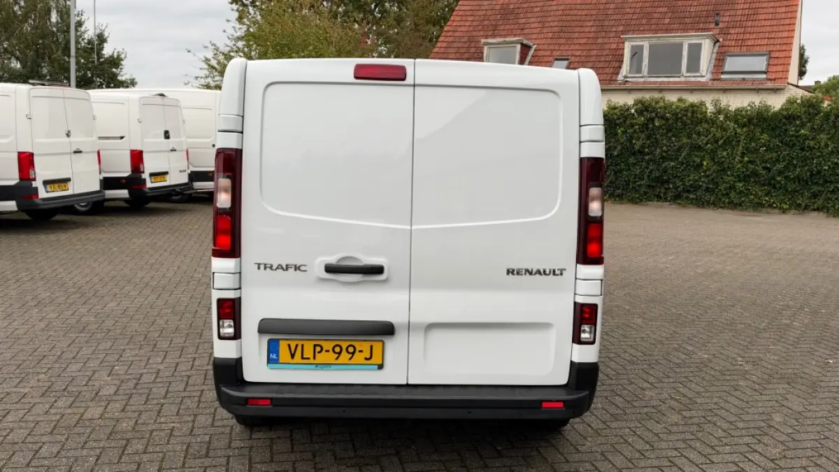 2.0 DCI 88KW 120PK L2H1 EURO 6 AIRCO/ CRUISE CONTROL/ NAVIGATIE/ BIJRIJDERSBANK / 100% DEALERONDERHOUDEN