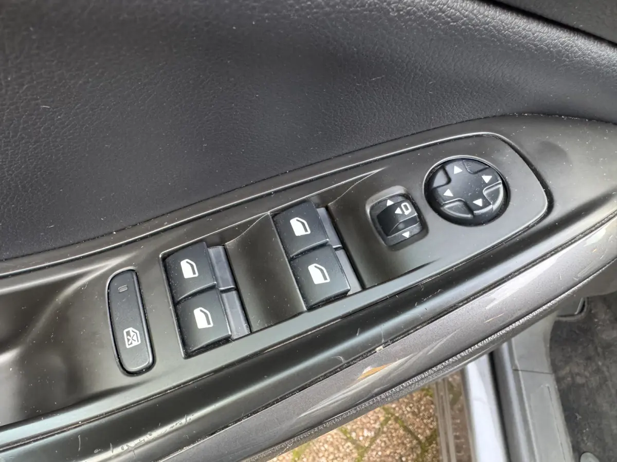 1.6 Turbo Hybrid Elegance Climate Control Camera Carplay