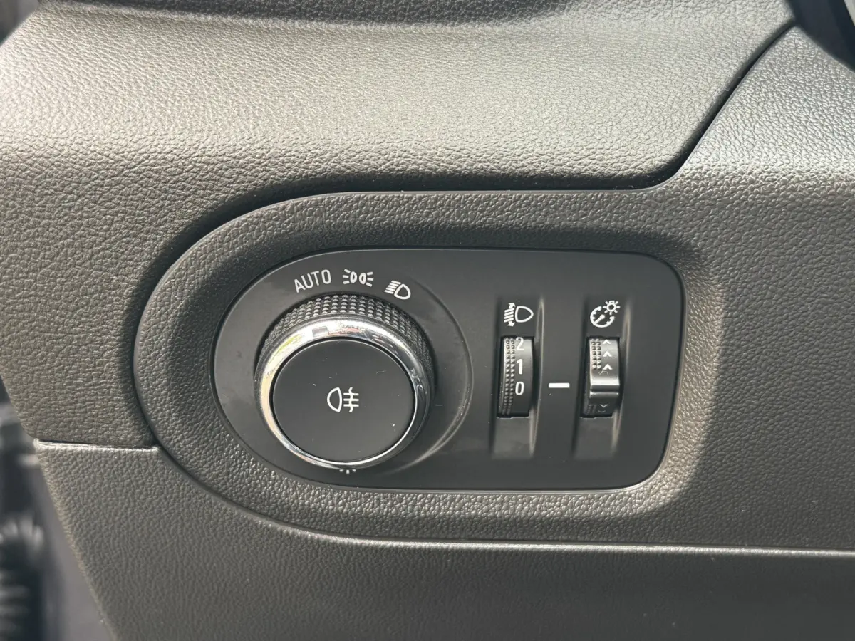 1.6 Turbo Hybrid Elegance Climate Control Camera Carplay