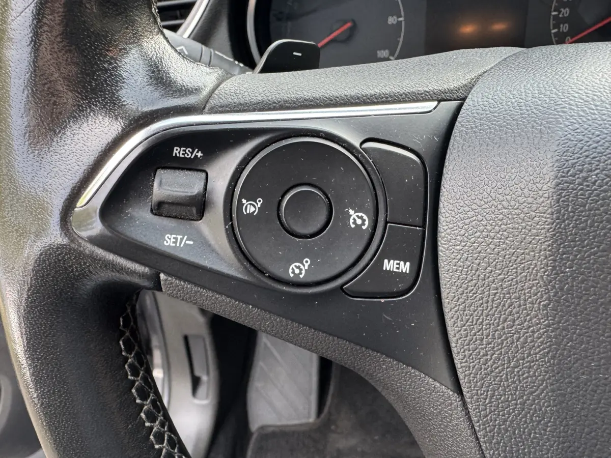 1.6 Turbo Hybrid Elegance Climate Control Camera Carplay