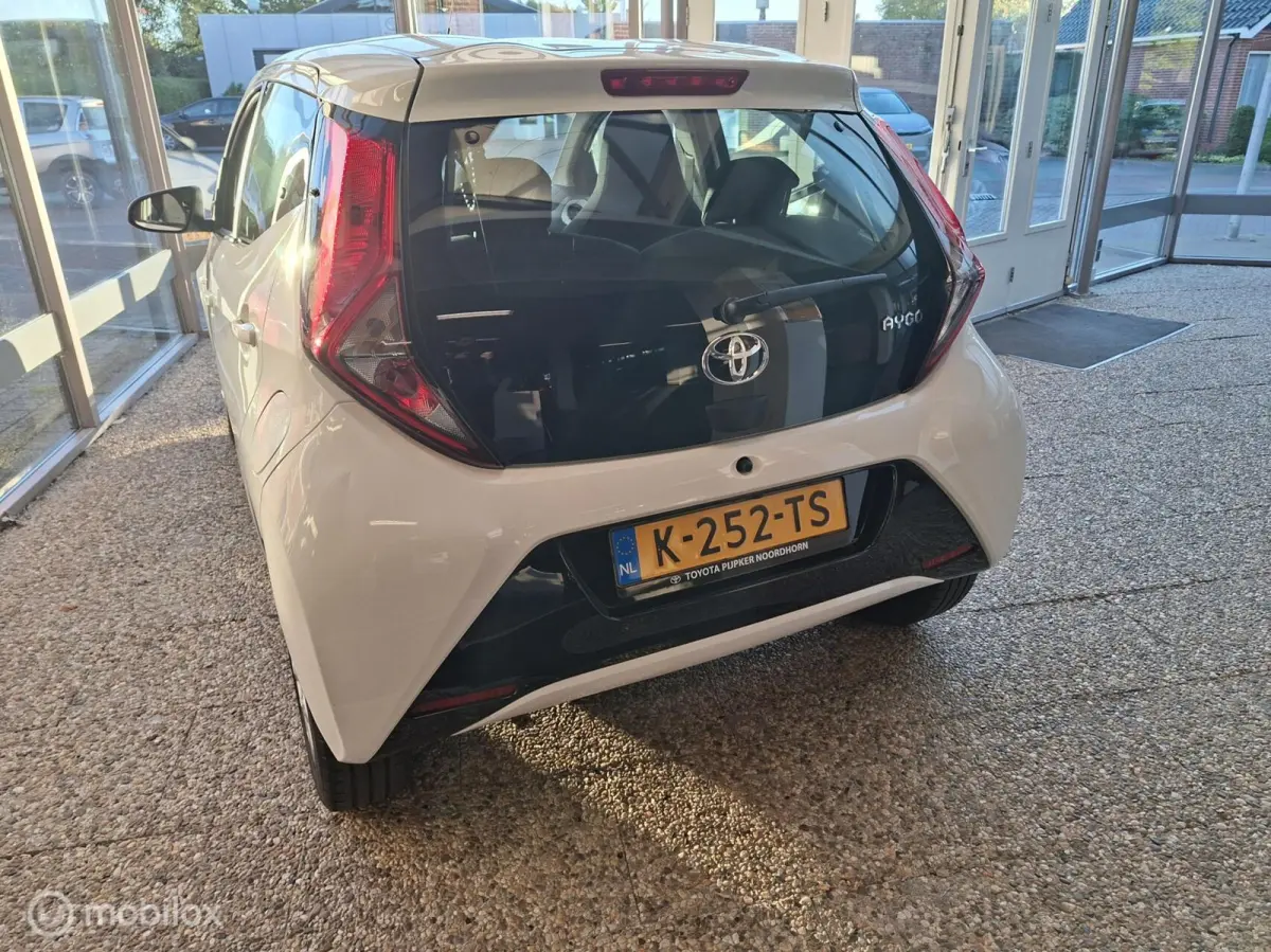 1.0 VVT-i x-play
