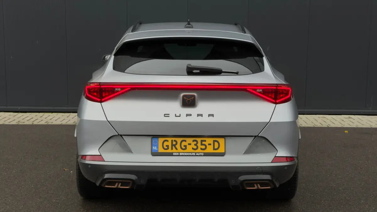 1.4 e-Hybrid 245pk VZ Performance | SOH: 96% | Trekhaak | Adaptive Cruise | Verwarmd Stuur | Achteruitrijcamera | 19" |