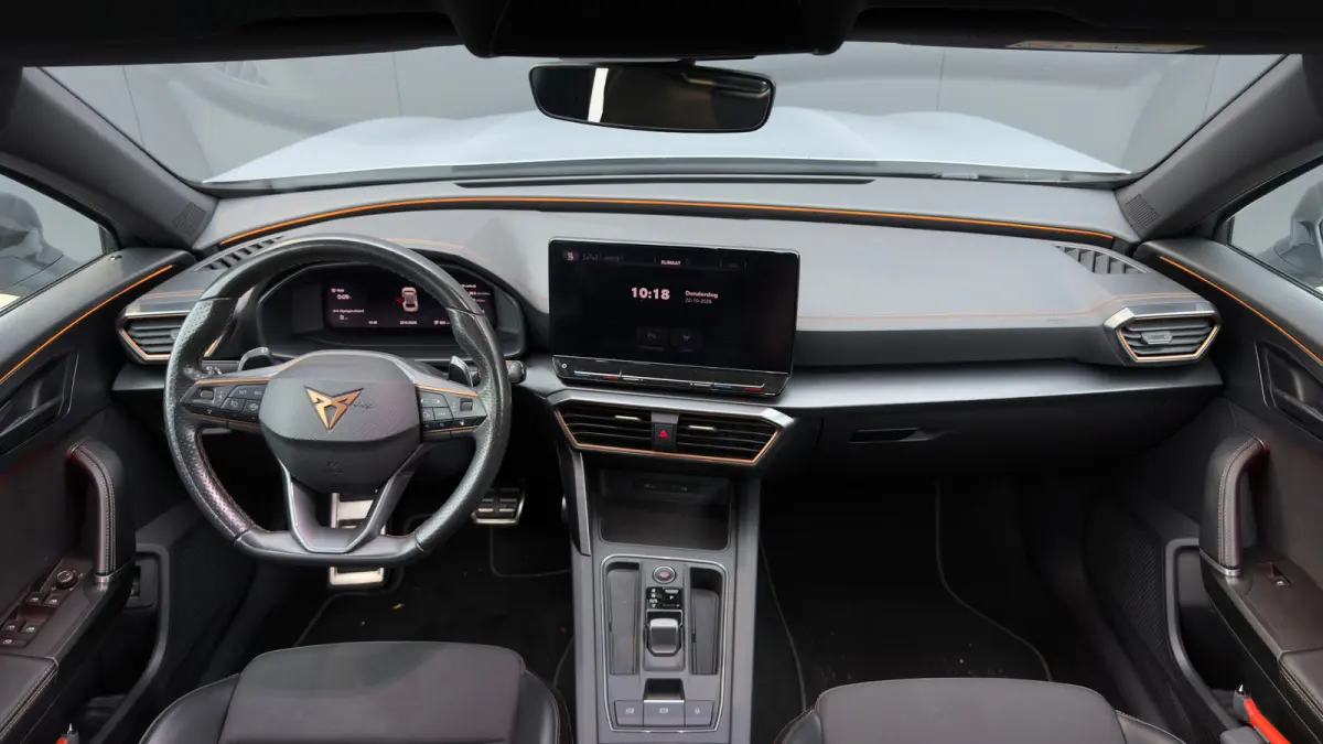 1.4 e-Hybrid 245pk VZ Performance | SOH: 96% | Trekhaak | Adaptive Cruise | Verwarmd Stuur | Achteruitrijcamera | 19" |