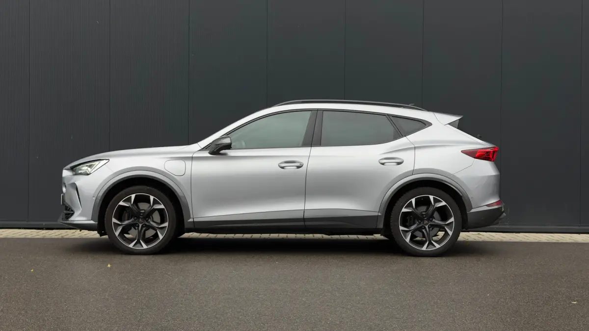 1.4 e-Hybrid 245pk VZ Performance | SOH: 96% | Trekhaak | Adaptive Cruise | Verwarmd Stuur | Achteruitrijcamera | 19" |