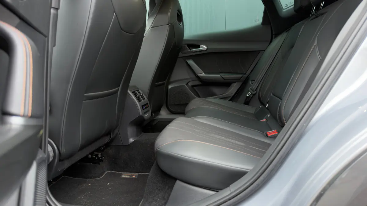 1.4 e-Hybrid 245pk VZ Performance | SOH: 96% | Trekhaak | Adaptive Cruise | Verwarmd Stuur | Achteruitrijcamera | 19" |