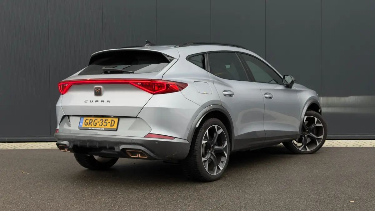 1.4 e-Hybrid 245pk VZ Performance | SOH: 96% | Trekhaak | Adaptive Cruise | Verwarmd Stuur | Achteruitrijcamera | 19" |