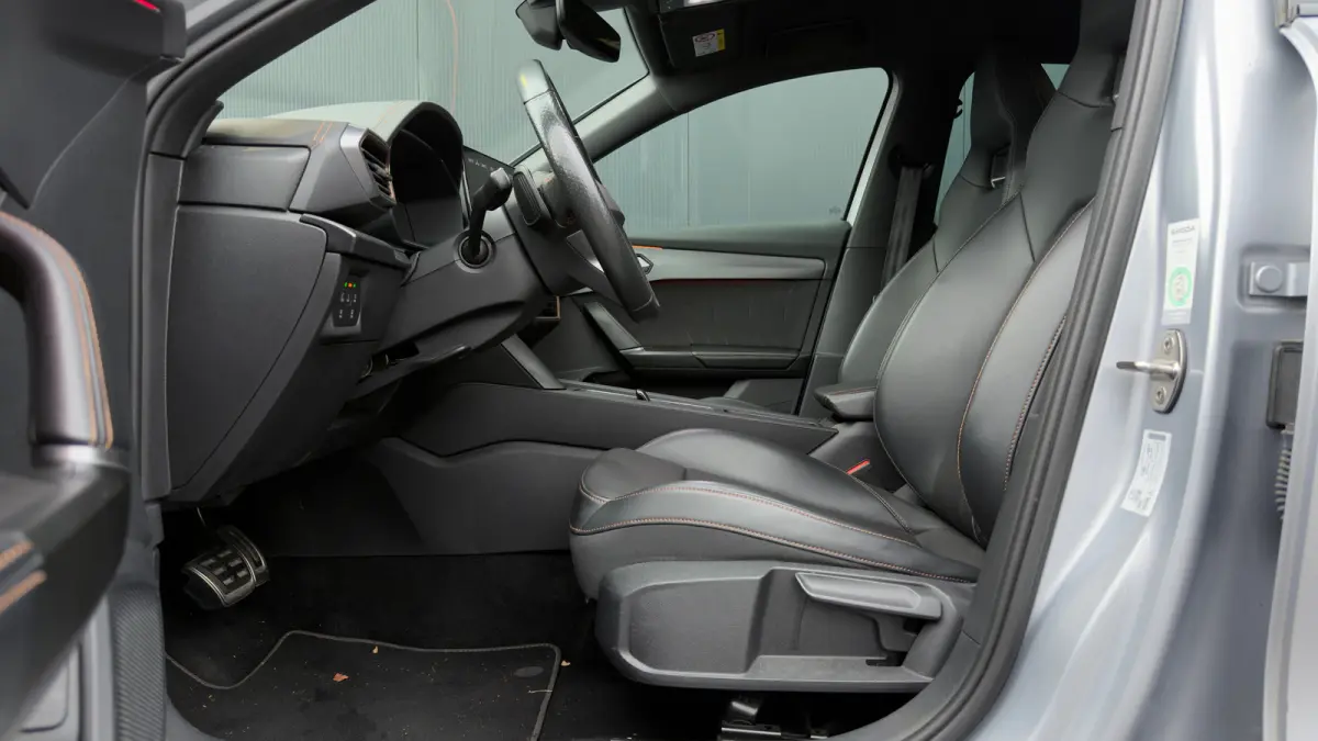 1.4 e-Hybrid 245pk VZ Performance | SOH: 96% | Trekhaak | Adaptive Cruise | Verwarmd Stuur | Achteruitrijcamera | 19" |