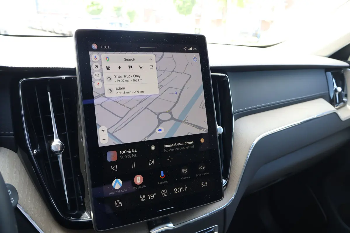 2.0 T6 Plug-in hybrid AWD Ultra Dark | Pano | Luchtvering | Trekhaak | Harman Kardon |