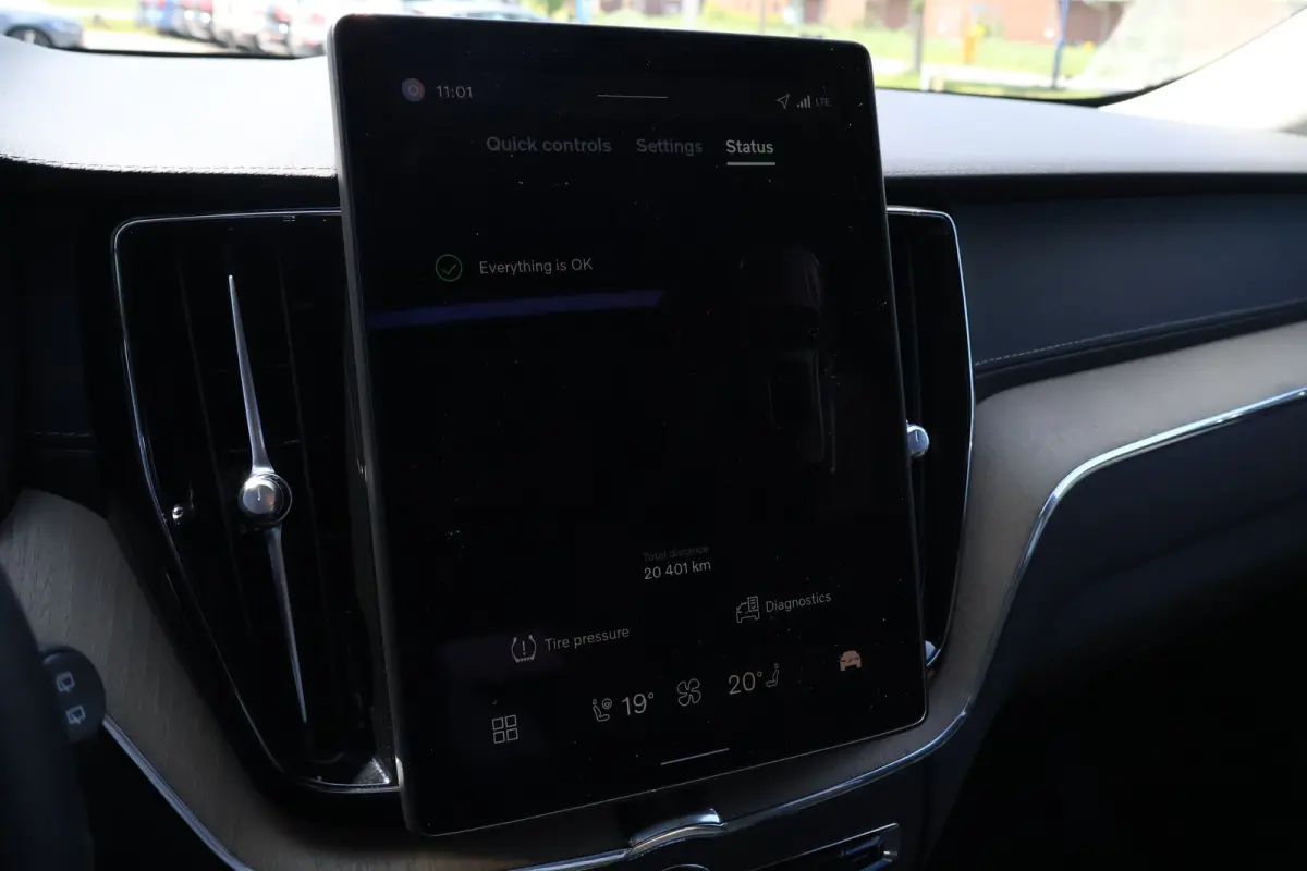 2.0 T6 Plug-in hybrid AWD Ultra Dark | Pano | Luchtvering | Trekhaak | Harman Kardon |