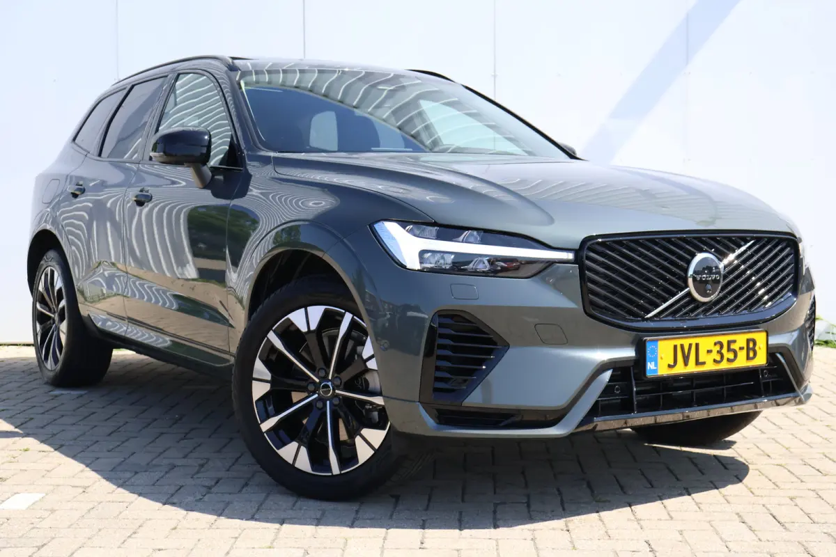 2.0 T6 Plug-in hybrid AWD Ultra Dark | Pano | Luchtvering | Trekhaak | Harman Kardon |