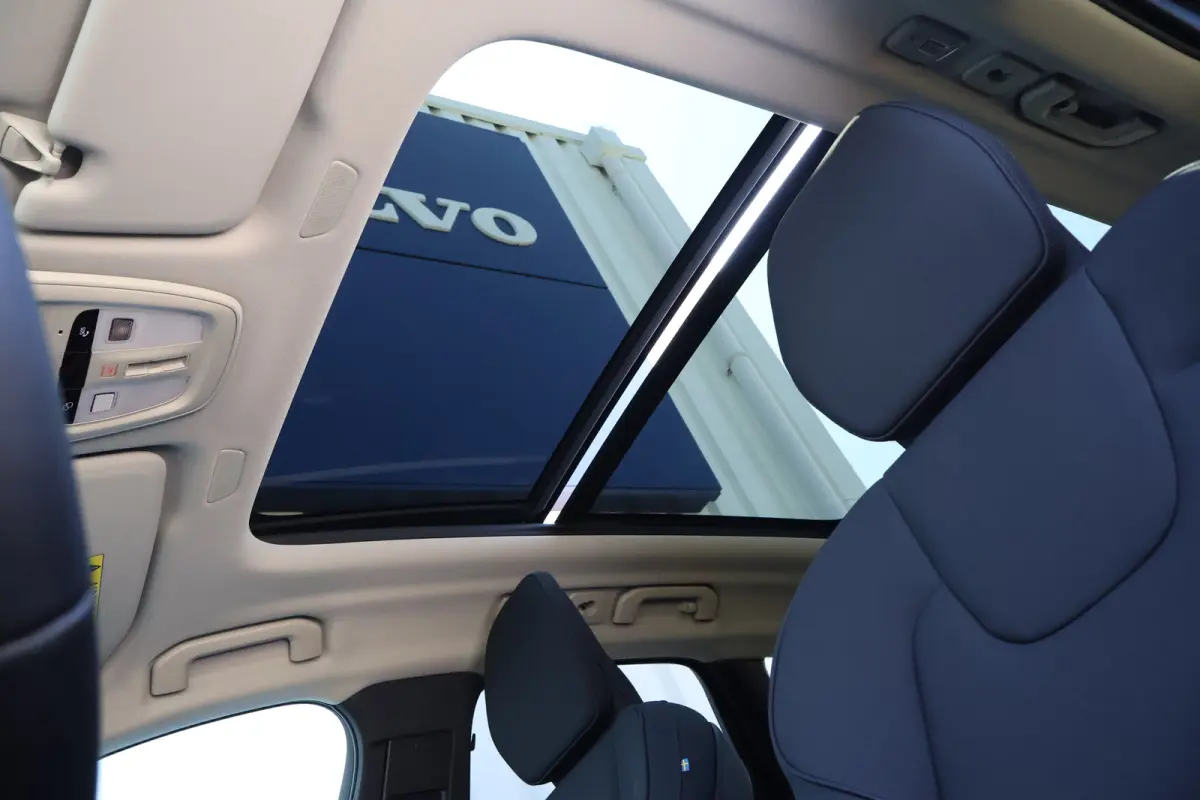 2.0 T6 Plug-in hybrid AWD Ultra Dark | Pano | Luchtvering | Trekhaak | Harman Kardon |