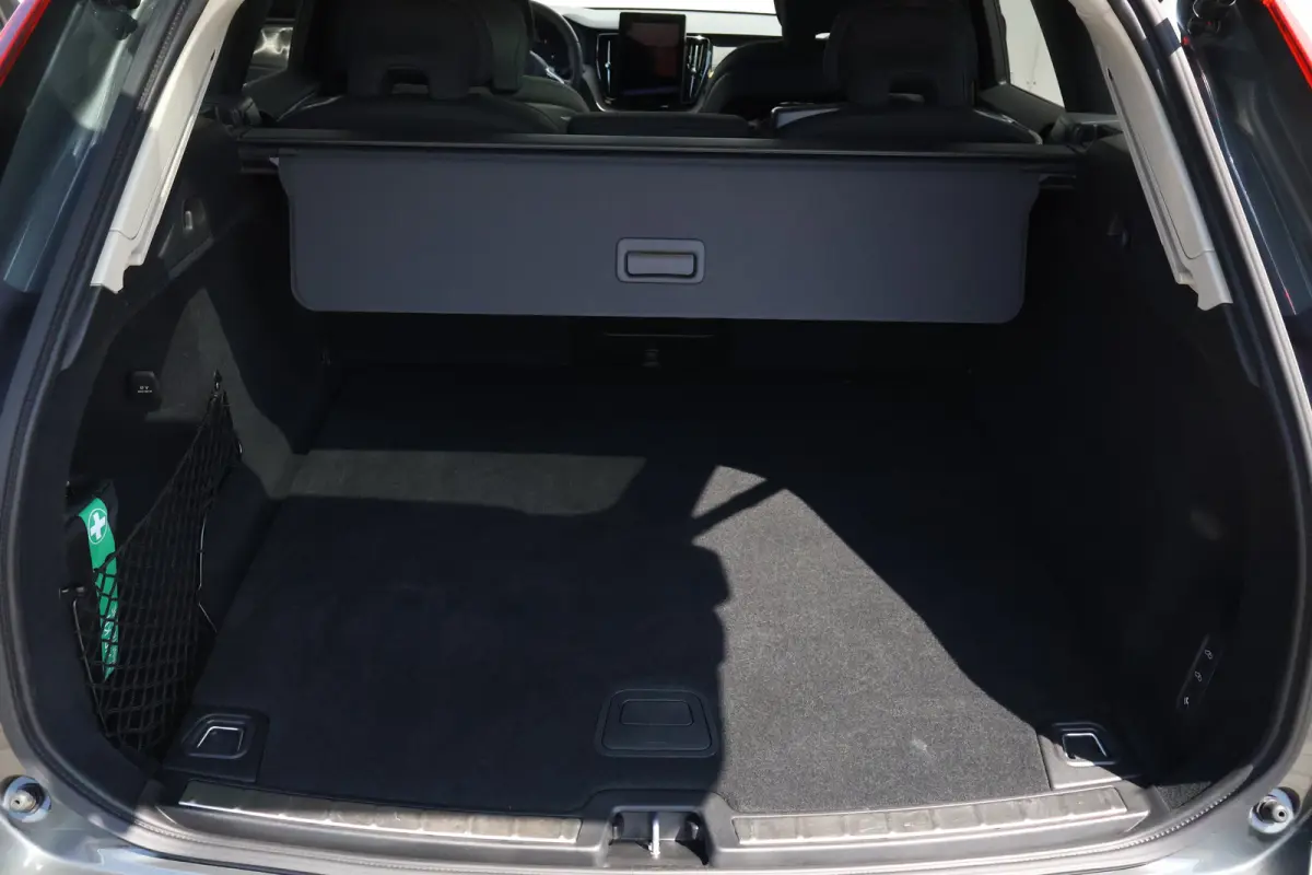 2.0 T6 Plug-in hybrid AWD Ultra Dark | Pano | Luchtvering | Trekhaak | Harman Kardon |