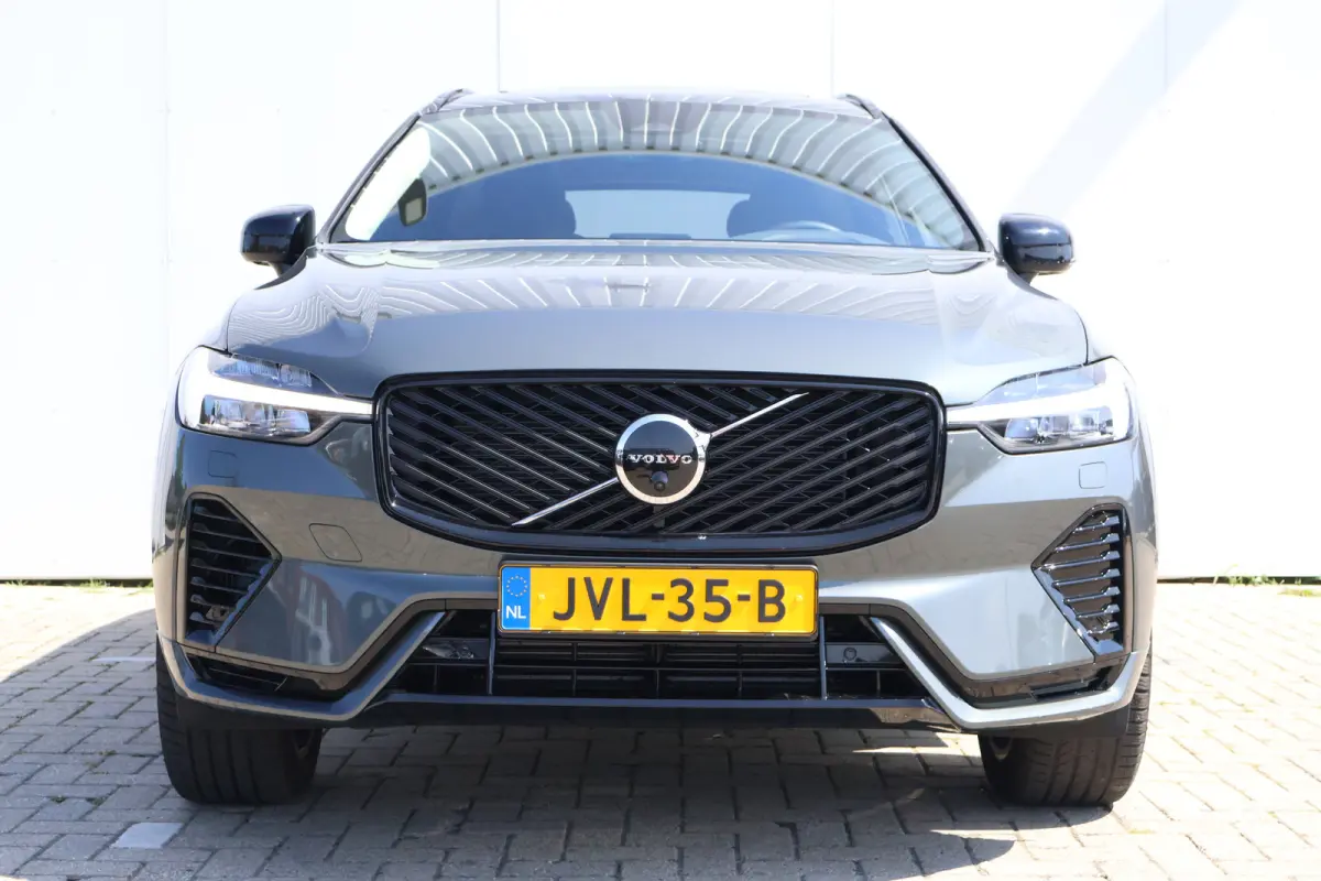 2.0 T6 Plug-in hybrid AWD Ultra Dark | Pano | Luchtvering | Trekhaak | Harman Kardon |