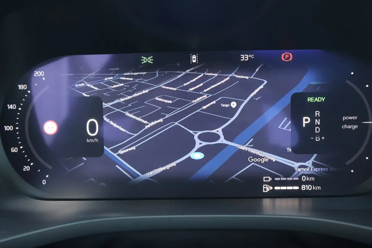 2.0 T6 Plug-in hybrid AWD Ultra Dark | Pano | Luchtvering | Trekhaak | Harman Kardon |