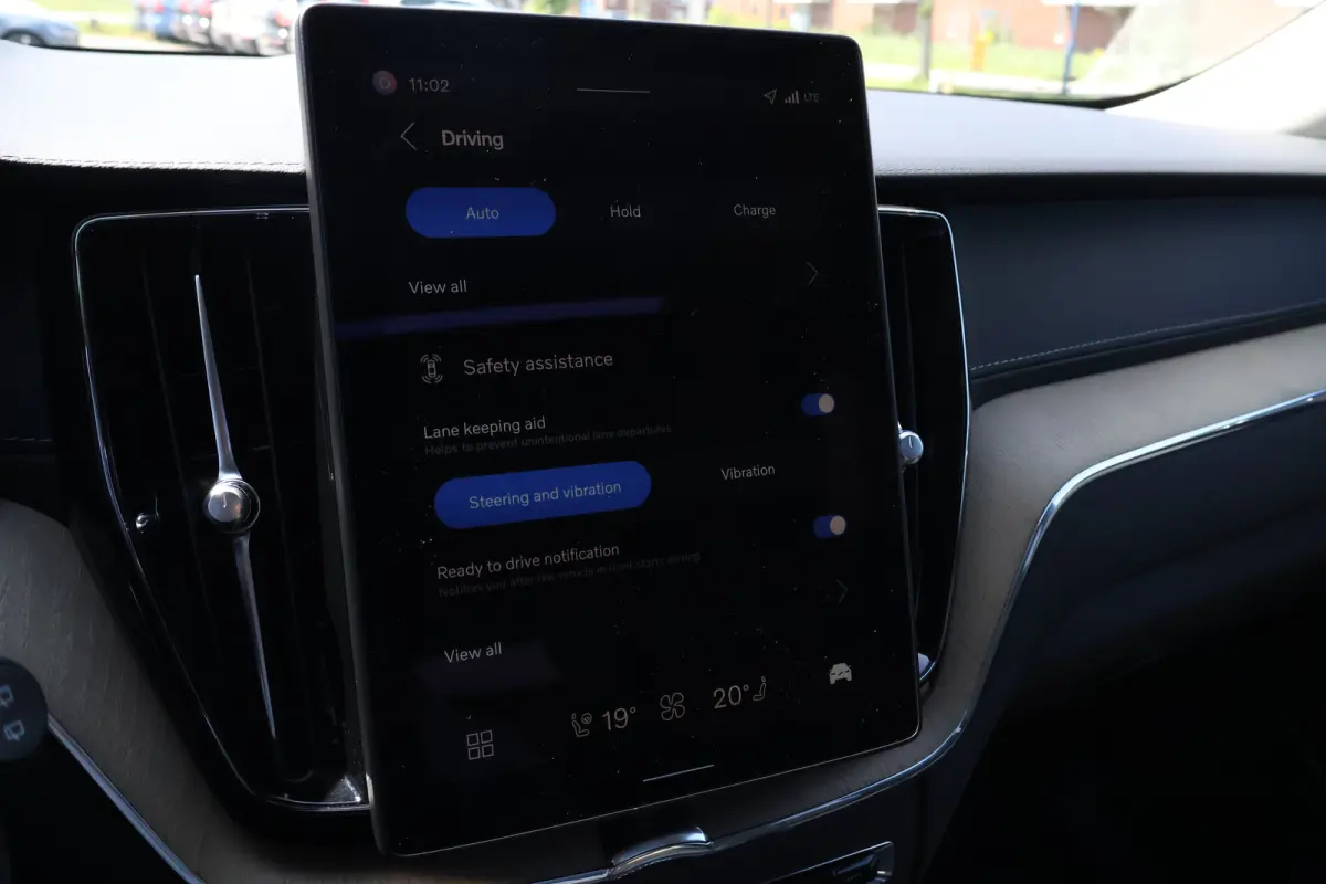 2.0 T6 Plug-in hybrid AWD Ultra Dark | Pano | Luchtvering | Trekhaak | Harman Kardon |