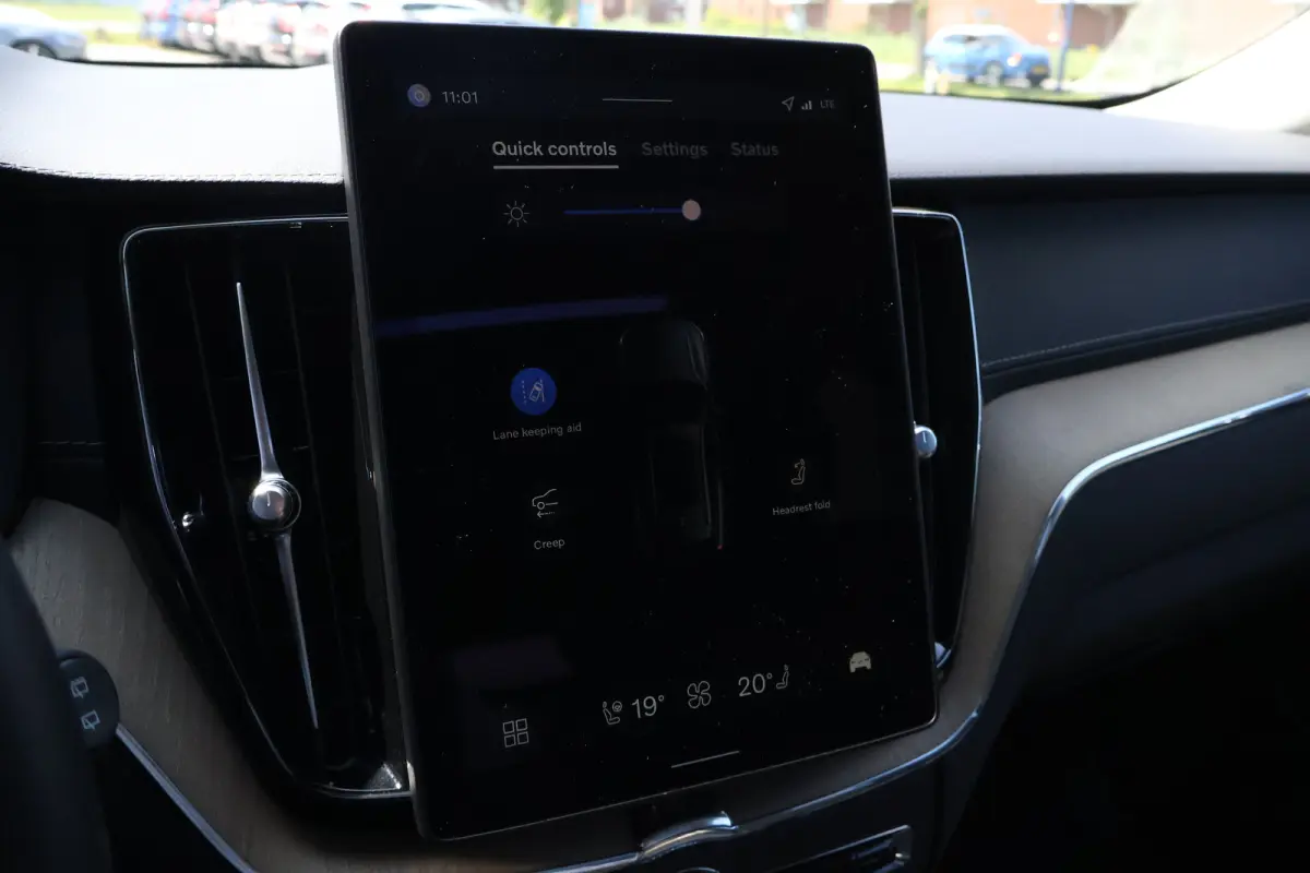 2.0 T6 Plug-in hybrid AWD Ultra Dark | Pano | Luchtvering | Trekhaak | Harman Kardon |