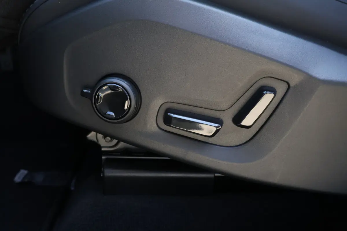 2.0 T6 Plug-in hybrid AWD Ultra Dark | Pano | Luchtvering | Trekhaak | Harman Kardon |